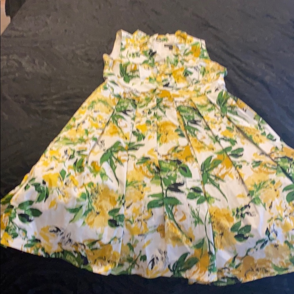 Sleeveless yellow and green dress